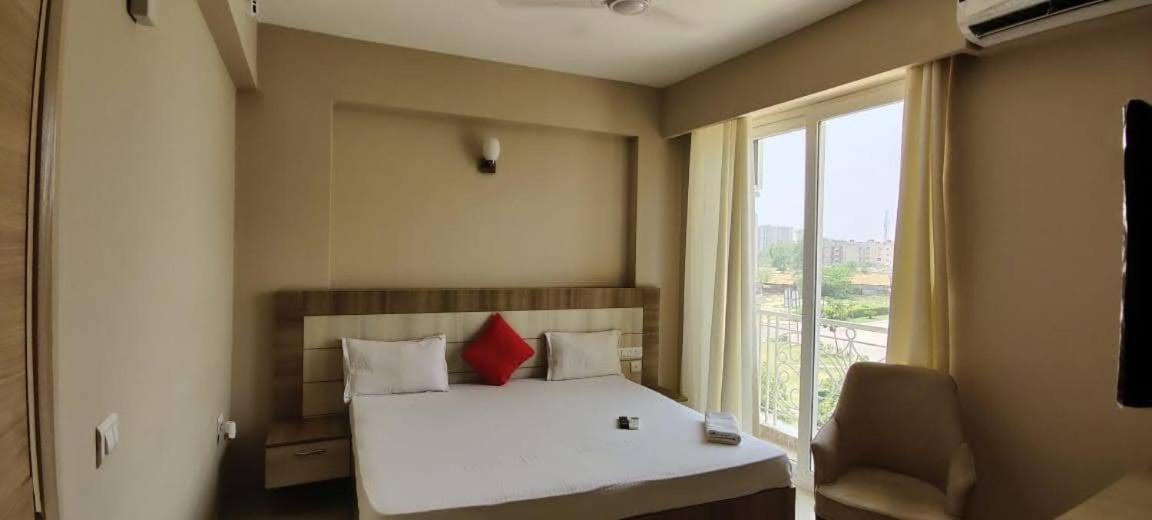 Dubey Homestay - 500 Meter From Temple วรินดาวัน ภายนอก รูปภาพ