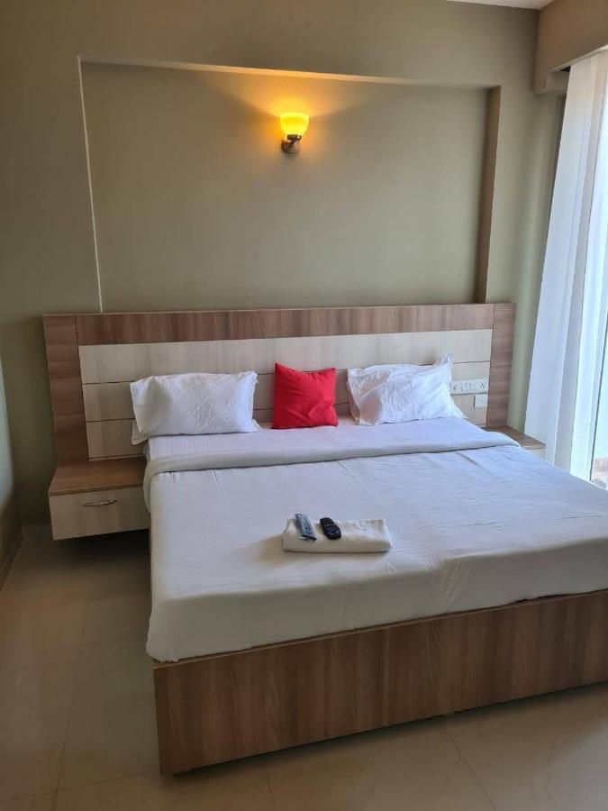 Dubey Homestay - 500 Meter From Temple วรินดาวัน ภายนอก รูปภาพ